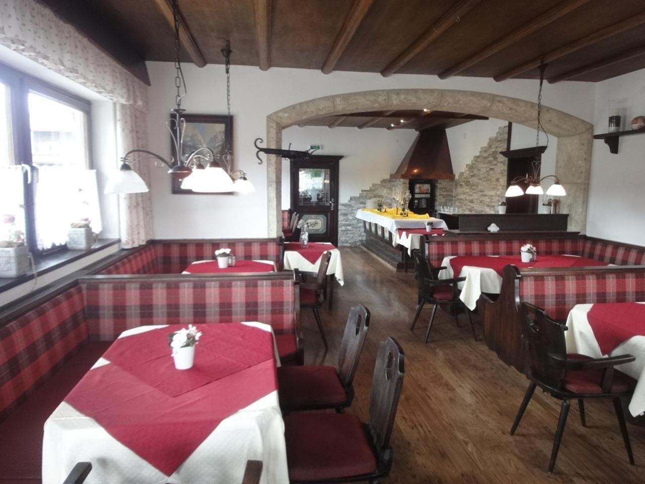 Kaiserhotel Neuwirt Oberndorf in Tirol Exterior photo